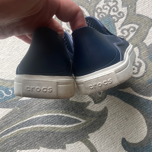 Crocs Boat Shoes Navy and White Size 7 in mint condition - Picture 4 of 4